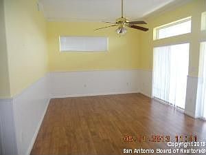 3rd image of 140 Oak Hideaway Dr