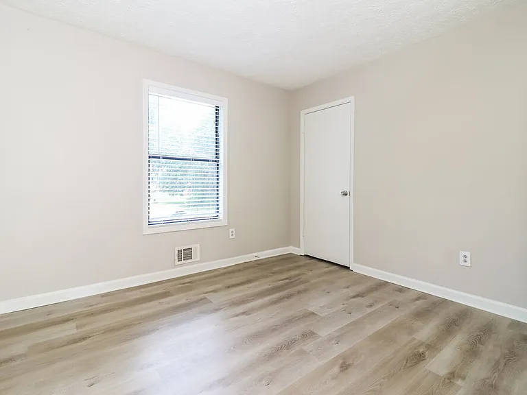 3684 Linwood Way — Photo 12