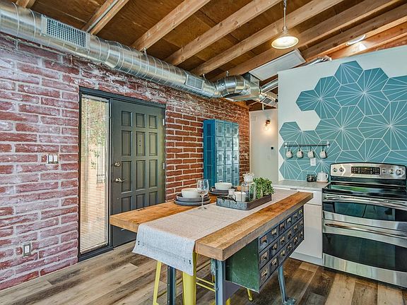 3rd image of 3056 N 32nd St Unit 342