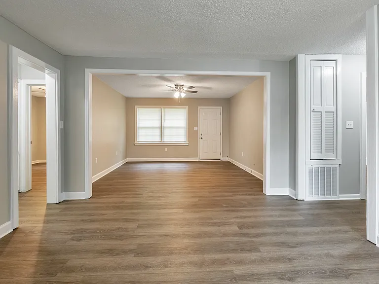 9138 Clubhouse Dr — Photo 8