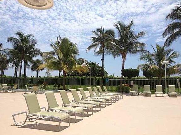 3rd image of 2899 Collins Ave APT 638
