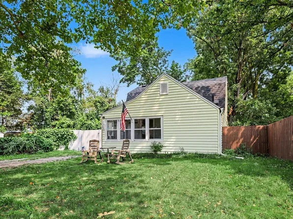 125 Maplelawn St SE, Kentwood, MI 49548