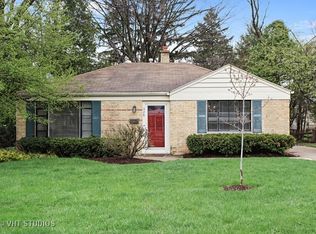 428 S 4th Ave, Libertyville, IL 60048