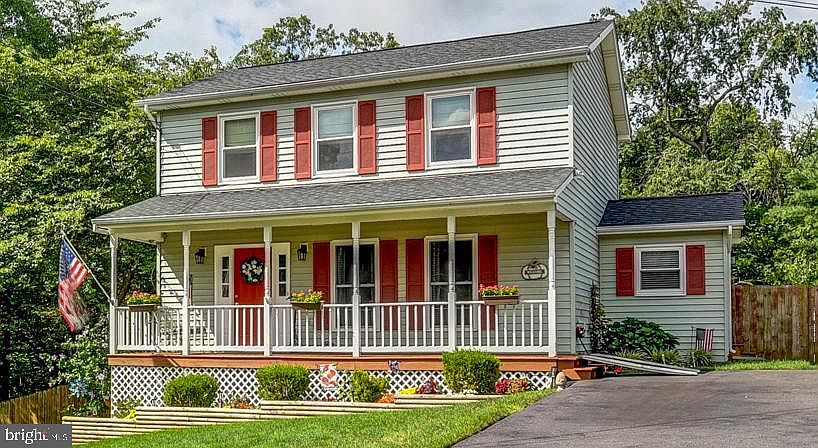 1st image of 116 Cloverdale Ct