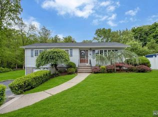 7 Grant Ave, Old Tappan, NJ 07675