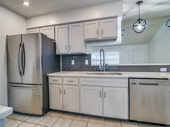 2nd image of 1511 Greywood Dr