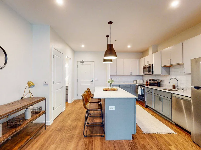 The Arlow on Kellogg — Photo 8