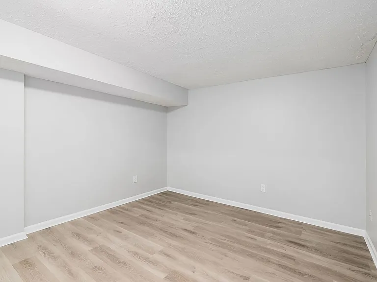 3085-3194 Griggsview Court — Photo 66