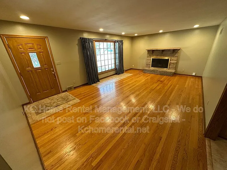 5423 Ballentine St — Photo 10