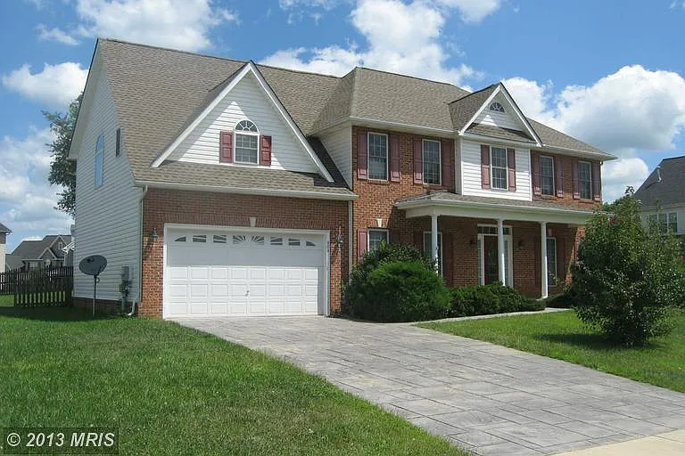 404 Madden St photo 1