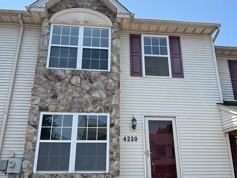 4220 Elm Ct — Photo 1