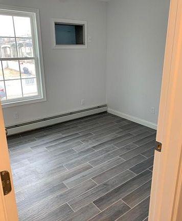 4th image of 91-10 Rockaway Fwy