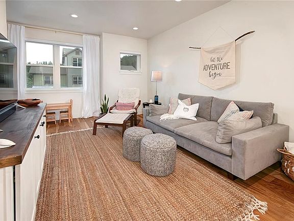 5th image of 527 Floradora Dr Unit 31