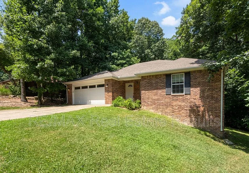 3 bed, 2.0 bath, 1580 sqft, $1,750 — Photo 3