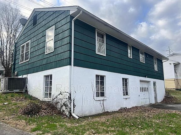 2nd image of 3507 Lilac Ave