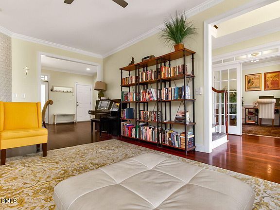 5th image of 2213 Kira Ln