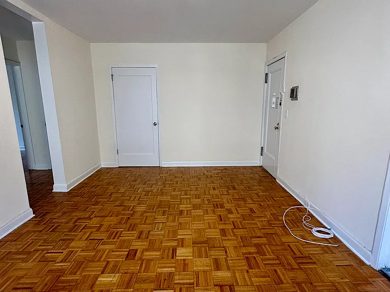 350 W 55th St #9B — Photo 17