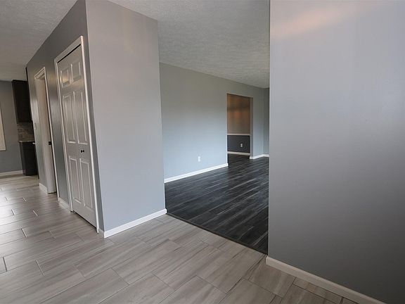 4th image of 1440 Hampshire Dr