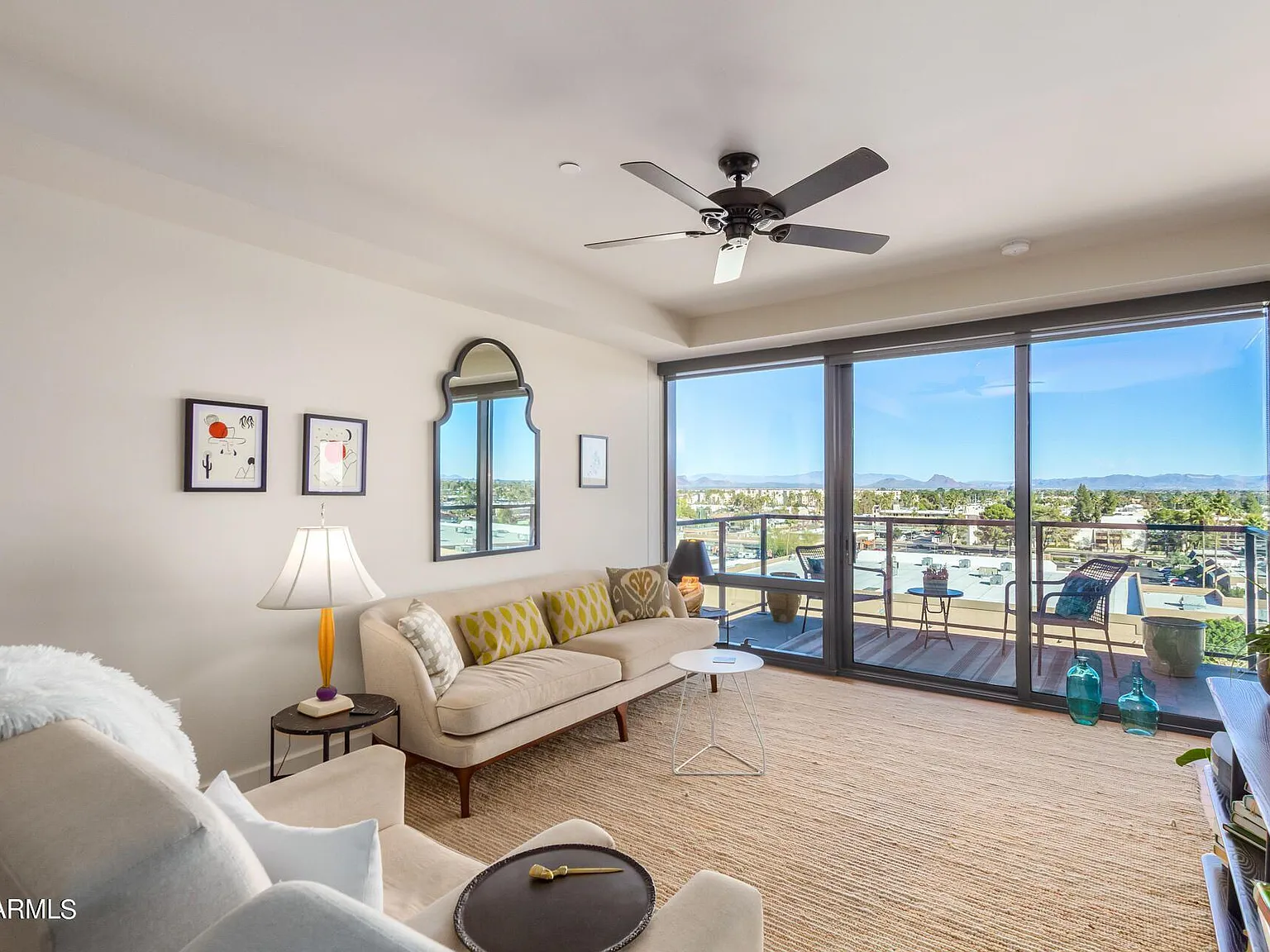 1 bed, 1.5 bath, 943 sqft, $3,200 — Photo 3