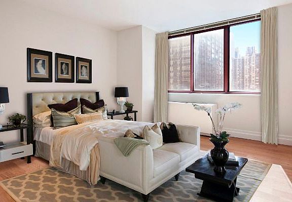 4th image of 260 W 52nd St Ph B