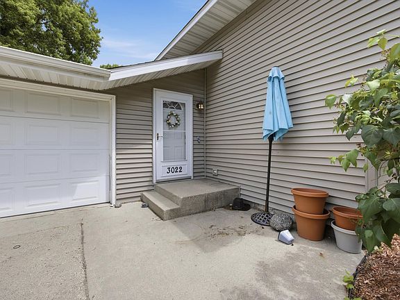 3rd image of 3022 14th Ave S
