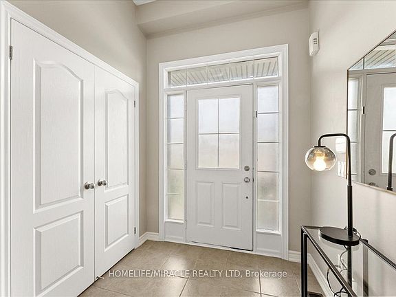 3rd image of 27 Kearny Ave
