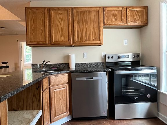 4th image of 138 King St #3