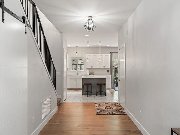 4th image of 92 Spring Creek Village Pl