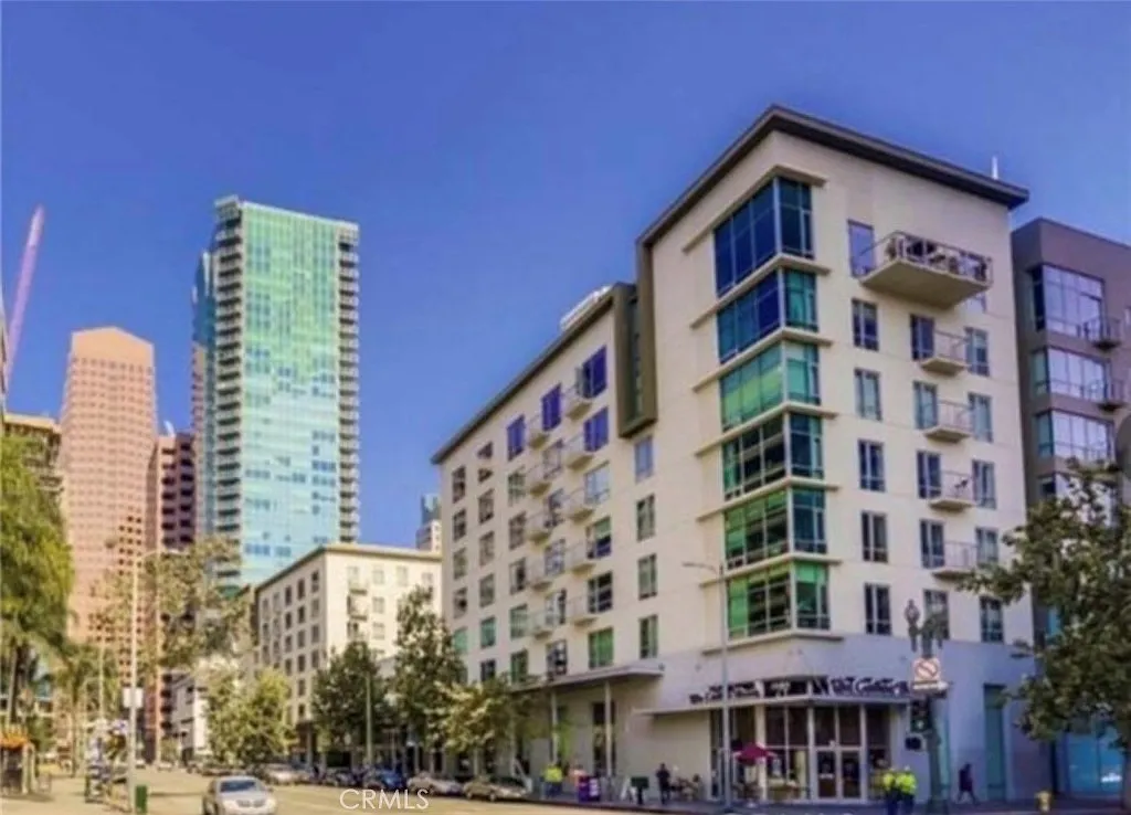 1 bed, 670 sqft, $2,380 — Photo 1