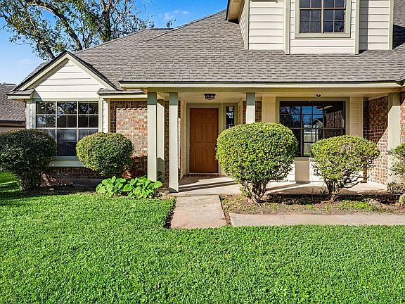 4th image of 107 Sandalwood Dr