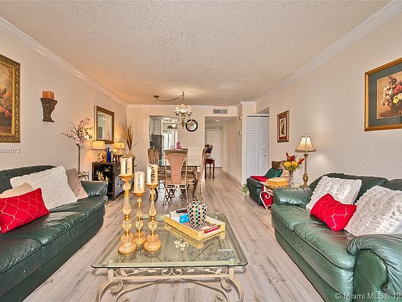 4th image of 185 Lakeview Dr APT 201