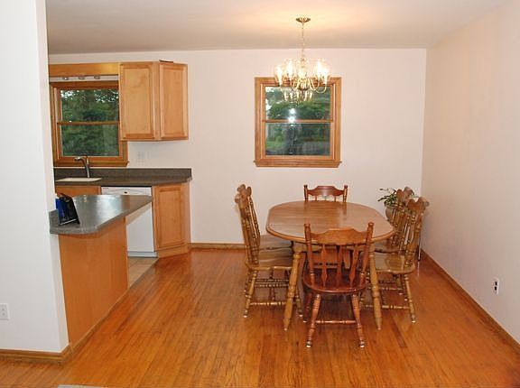 5th image of 1402 Orchard Ln