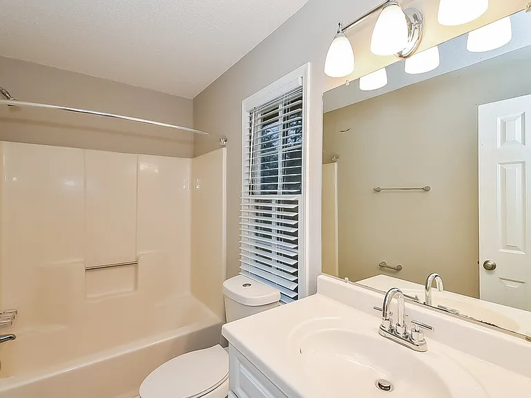 2466 Zachary Woods Dr NW — Photo 11