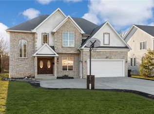 626 Bradley Rd, Bay Village, OH 44140