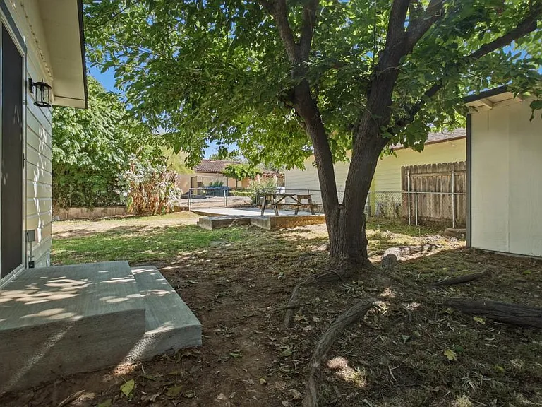 311 S Signal St — Photo 18