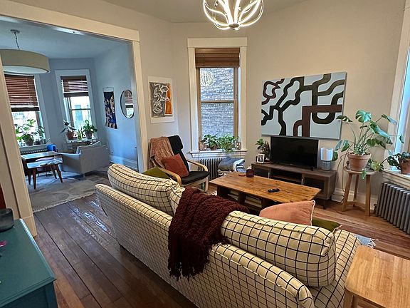 5th image of 2514 N Francisco Ave #1