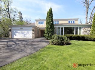 686 Ridge Rd, Highland Park, IL 60035