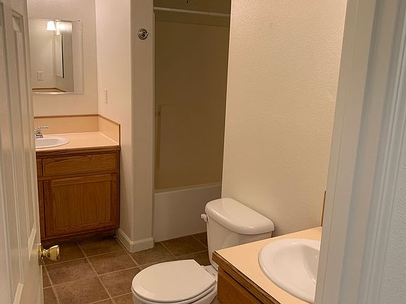 5th image of 203 & 205 SW Rolling Hills Rd #205