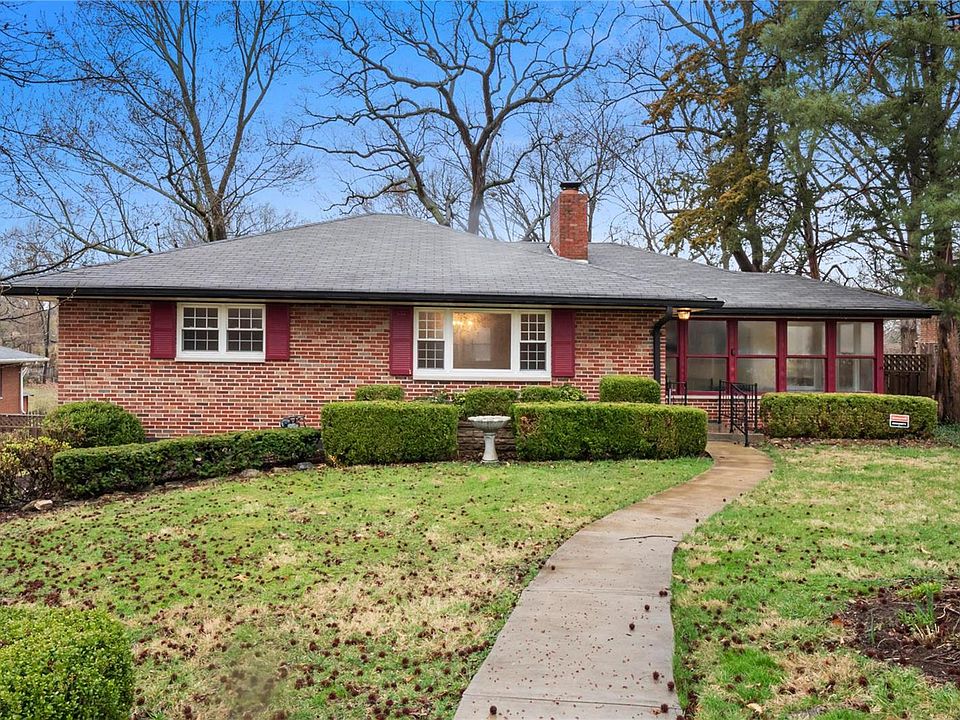 1st image of 9 Coverly Ln