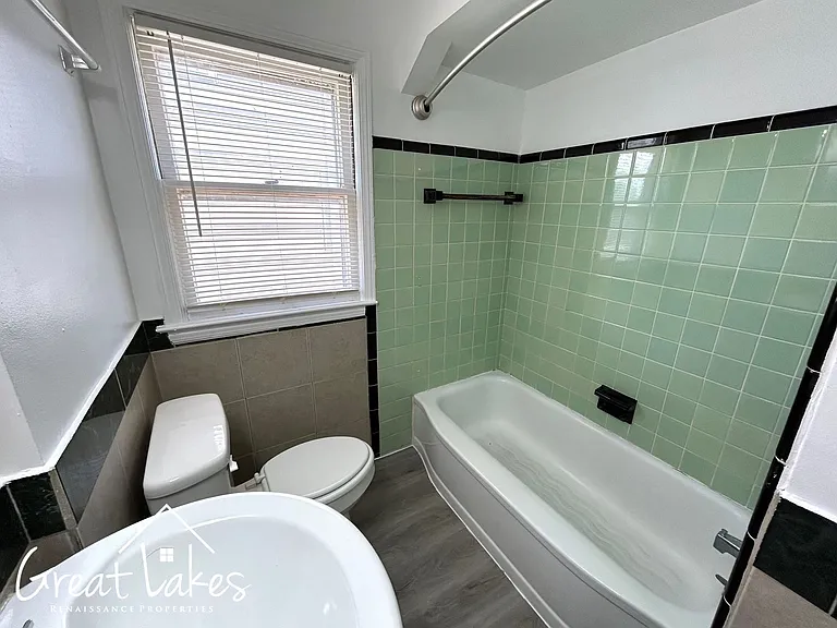 24600 Wilmot Ave — Photo 13
