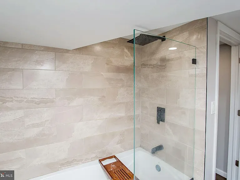 501 E Mount Airy Ave — Photo 30
