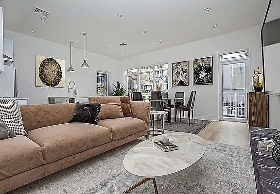 4th image of 1209 Lexington Ave
