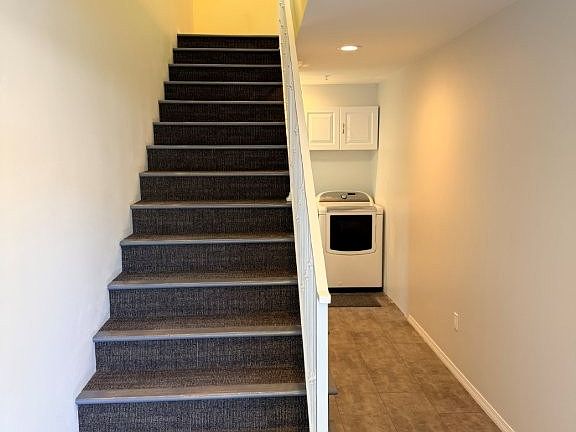 3rd image of 4545 Vesper Ave