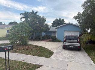 9054 SW 1st St, Boca Raton, FL 33428