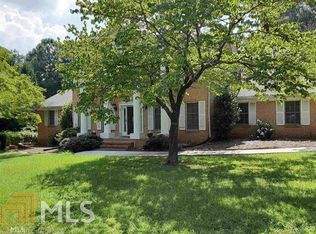 225 Dix Lee On Dr, Fayetteville, GA 30214