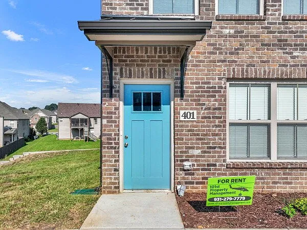 1000 Henry Place Blvd — Photo 2