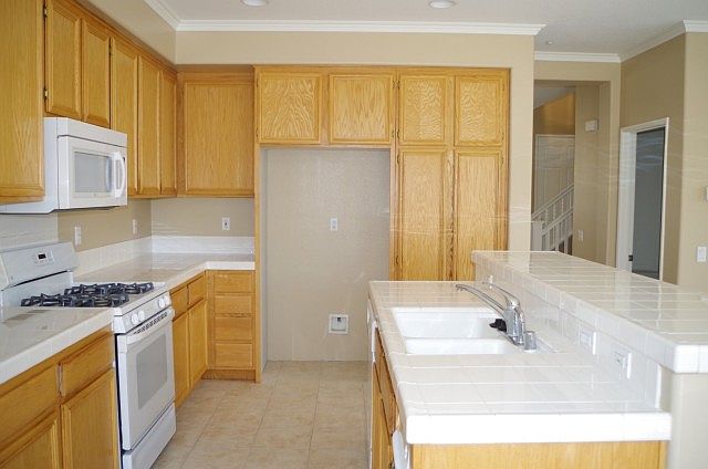 2nd image of 1616 Snow Ave