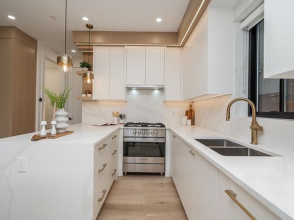 5th image of 150 E 51st Ave #2
