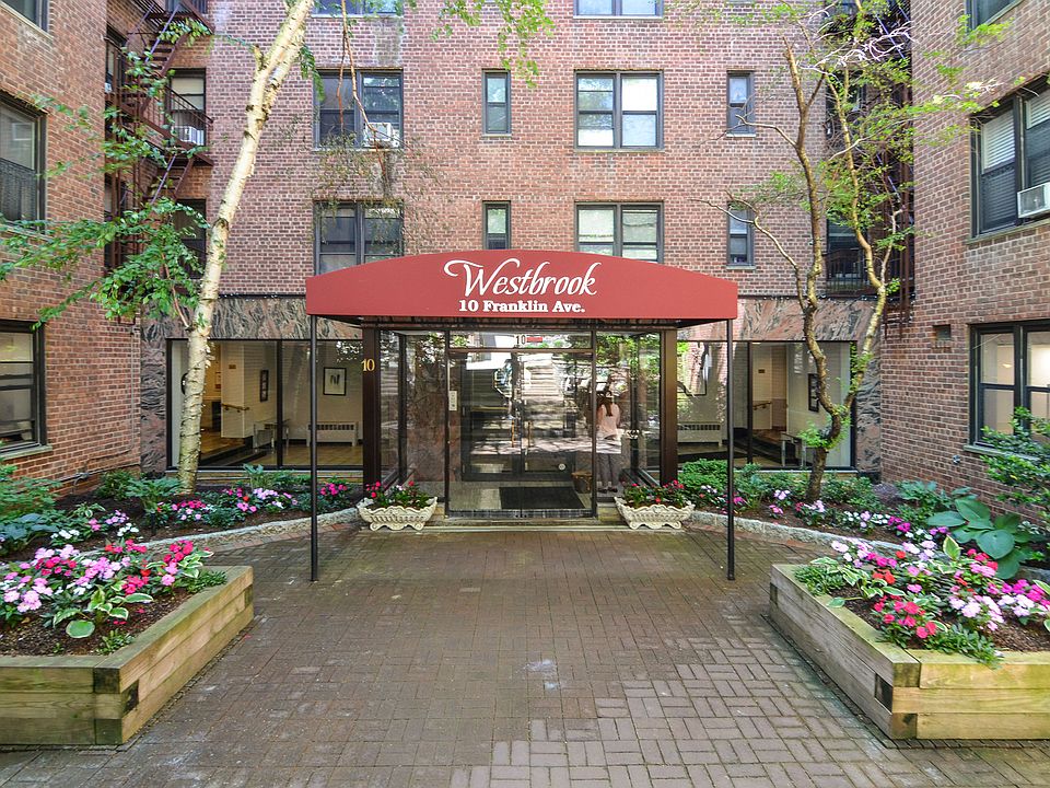 1st image of 10 Franklin Ave APT 1B