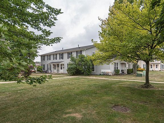 2nd image of 44437 Newburyport Dr